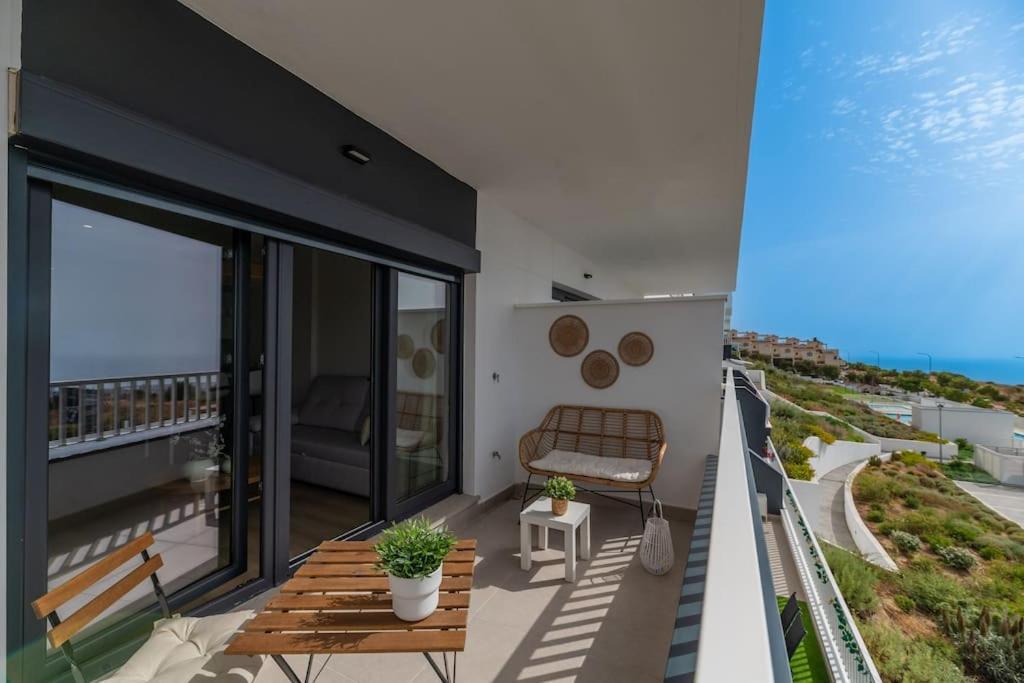 Apartamento Lxr Nova Marina 2Hab Vistas Al Mar Benalmádena Exterior foto